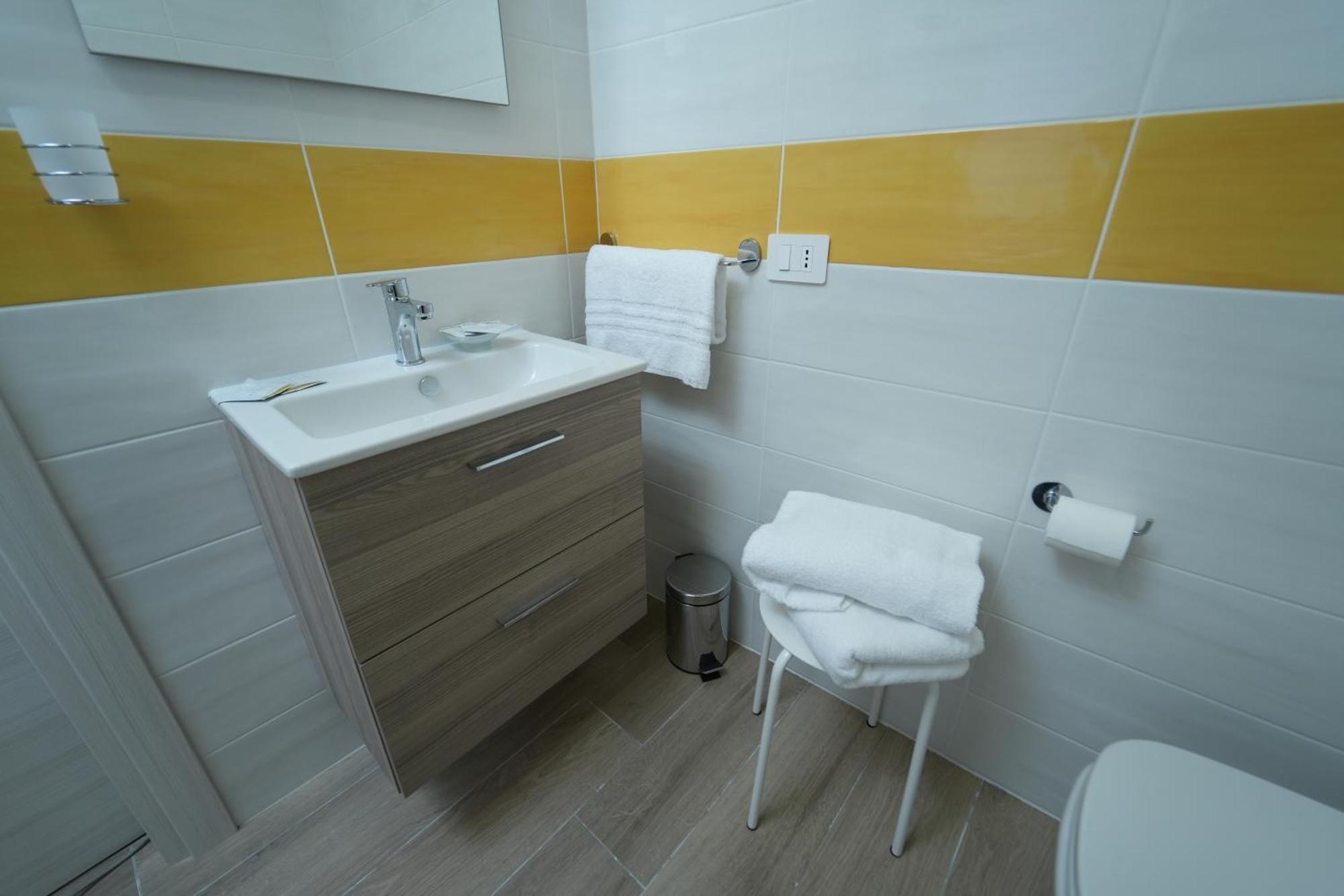 Panorama Vesuvius Affittacamere Guesthouse With Lift Near To Subway In Napoli Center Zewnętrze zdjęcie